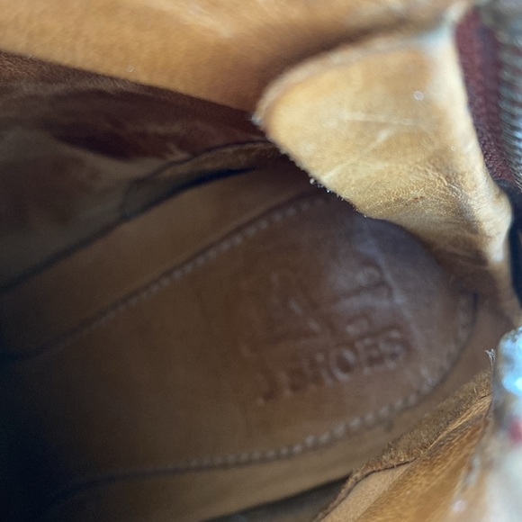 7.5 Leather Silver Painted Ankle Bootie - Picture 7 of 8